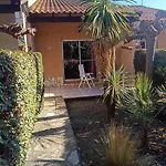 펜션 Gite La Capelle Pres De La Reserve Africaine De Sigean Et Narbonne A 10 Min Des Plages *