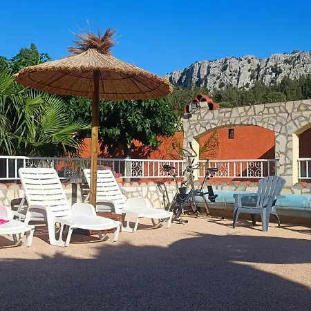 La Capelle Des Corbières Aude Hébergement de vacances