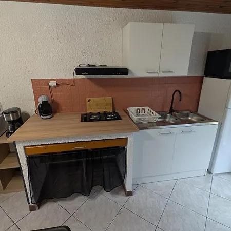 Hébergement de vacances La Capelle Près De Sigean Narbonne Dans L'aude à 10 Min Des Plages Méditerranée *